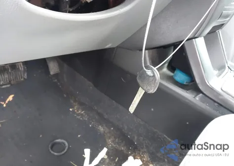 2011 Kia Sorento Lx z USA, uszkodzony, nr VIN 5XYKT3A17BG157790